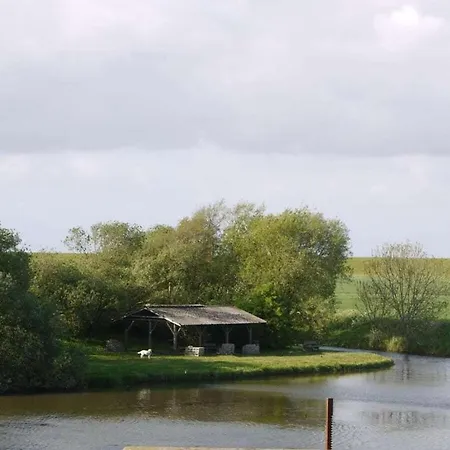 With 2 Bedrooms Casa vacanze *