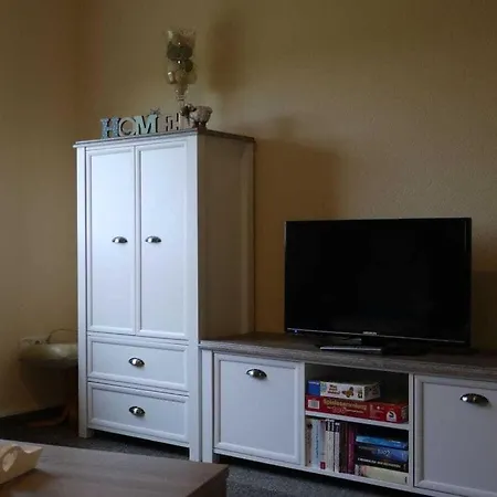 With 2 Bedrooms Casa vacanze